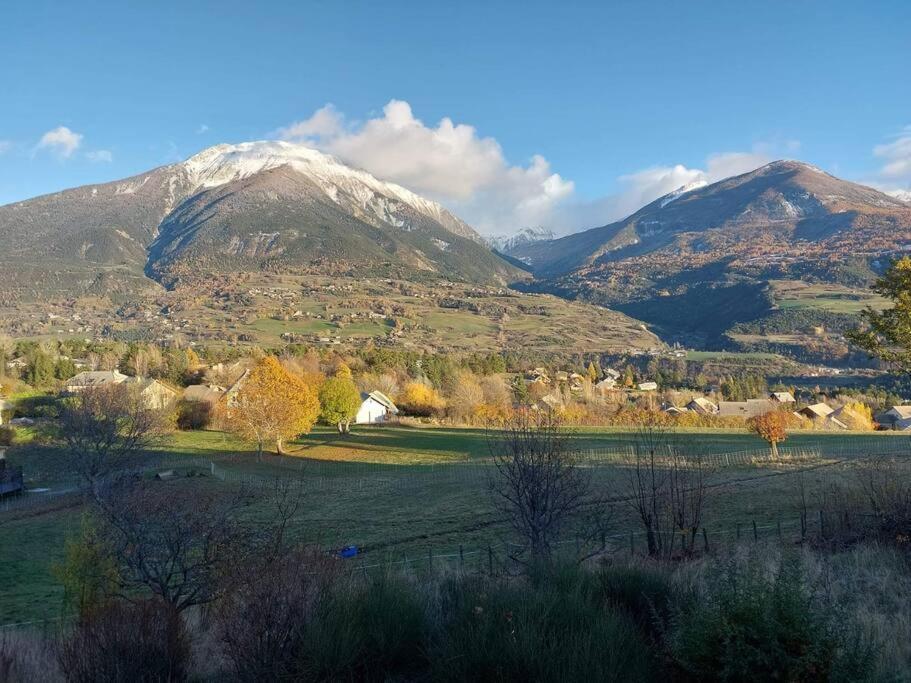 Gite Confort 15 Couchages, Vue Panoramique Montagne Hautes Alpes, Terrasses アンブラン エクステリア 写真